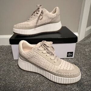 Dolce Vita Sneakers Size 8.5 NEW
